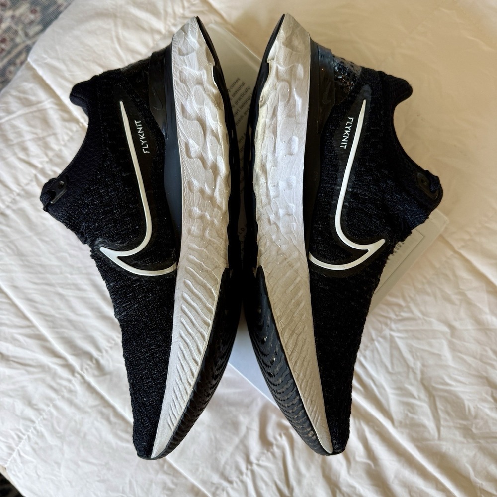 Nike Womens React Infinity Run Flyknit 3 Running Shoe 8.5 Black White DD3024-001 - Picture 6 of 14